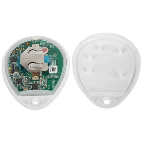 Zdjęcie przedstawia otwarty lokalizator GPS w kształcie łezki, ukazujący wewnętrzny obwód elektroniczny z miejscem na baterię. Obudowa jest biała, a wnętrze zawiera zieloną płytkę drukowaną z różnymi komponentami elektronicznymi.