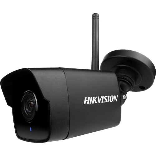 Czarna sieciowa kamera tubowa IP marki Hikvision z anteną do bezprzewodowej komunikacji. Kamera posiada solidną obudowę i jest przeznaczona do monitoringu zewnętrznego.