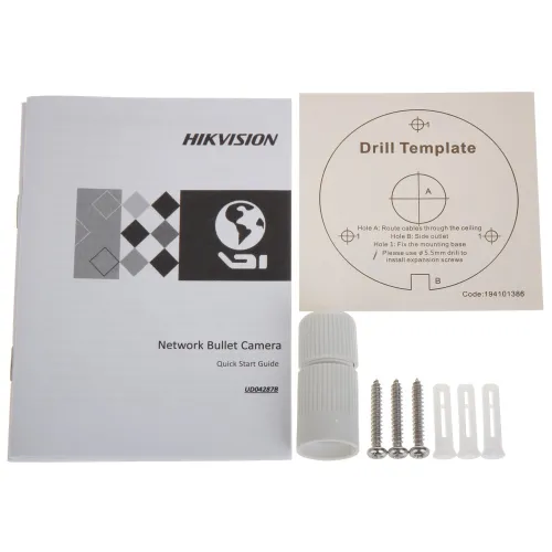 Zestaw instalacyjny do kamery sieciowej Hikvision, zawierający instrukcję szybkiego startu, szablon do wiercenia, śruby montażowe oraz kołki rozporowe. Elementy są ułożone na białym tle, z widocznym logo Hikvision na instrukcji.