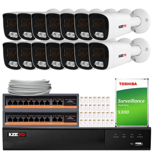 Zestaw do monitoringu IP składający się z dwunastu kamer, dwóch switchów, dysku twardego Toshiba oraz kabla i złączek. Kamery są białe z czarnymi elementami, a reszta sprzętu jest w kolorze czarnym i zielonym.