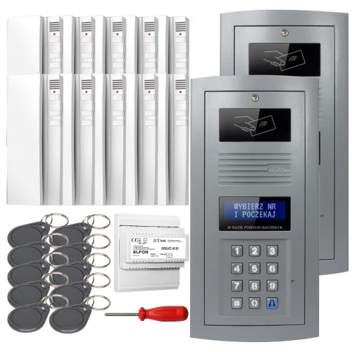 Zestaw domofonowy cyfrowy składający się z panelu z klawiaturą, kilku słuchawek, breloków zbliżeniowych oraz śrubokręta. Panel frontowy posiada wyświetlacz i klawiaturę numeryczną, a słuchawki są białe z czarnymi elementami.