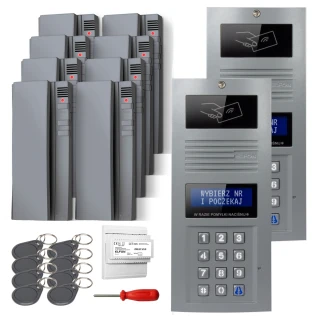Zestaw domofonowy cyfrowy składający się z panelu z klawiaturą, kilku słuchawek, breloków zbliżeniowych, śrubokręta i modułu elektronicznego. Panel frontowy posiada ekran i przyciski numeryczne, a słuchawki są w kolorze szarym.